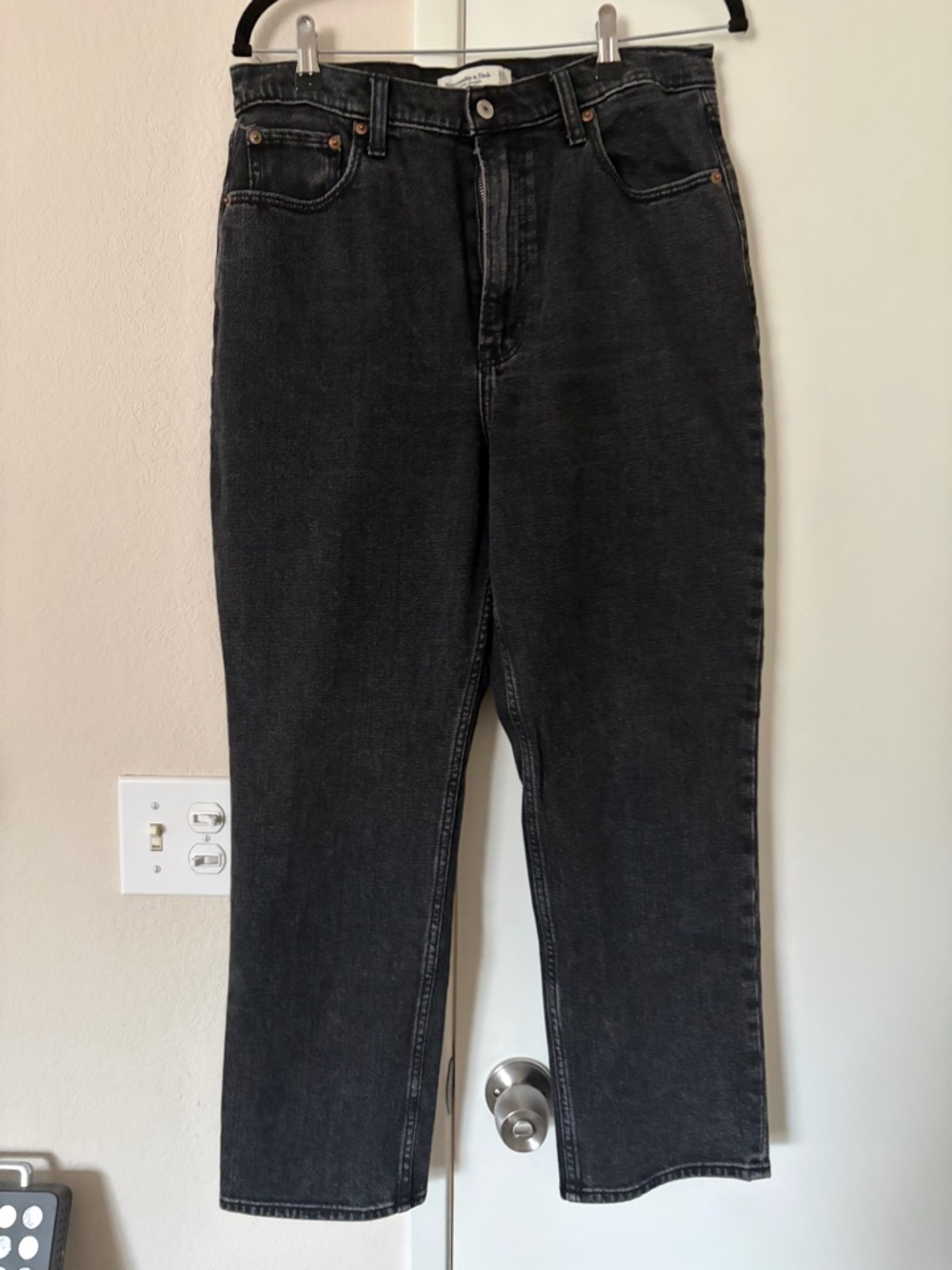 Abercrombie & Fitch Ankle Straight High-Rise Washed Black Straight Jeans